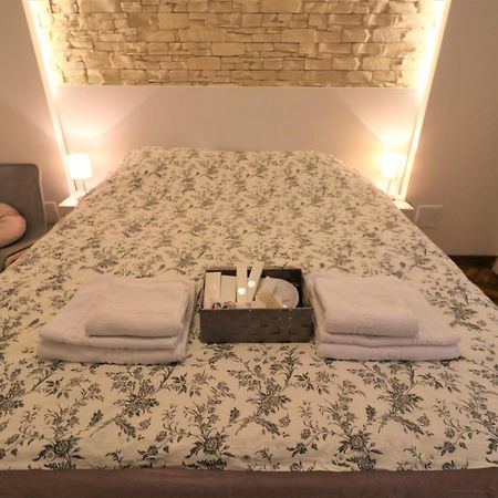 Cozy Old Town Apartment - Free Minibar Bucureşti Eksteriør bilde